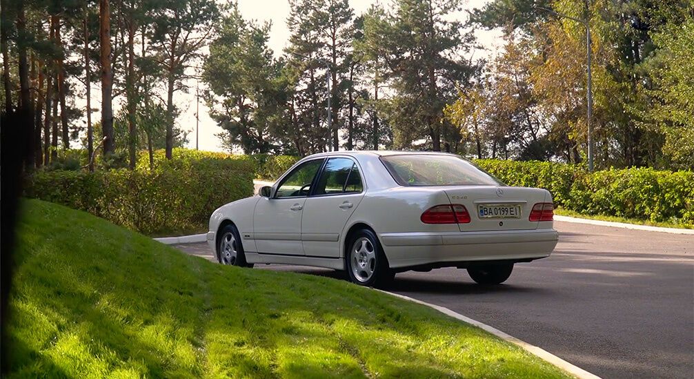 Mercedes W210 із мінімальним пробігом.