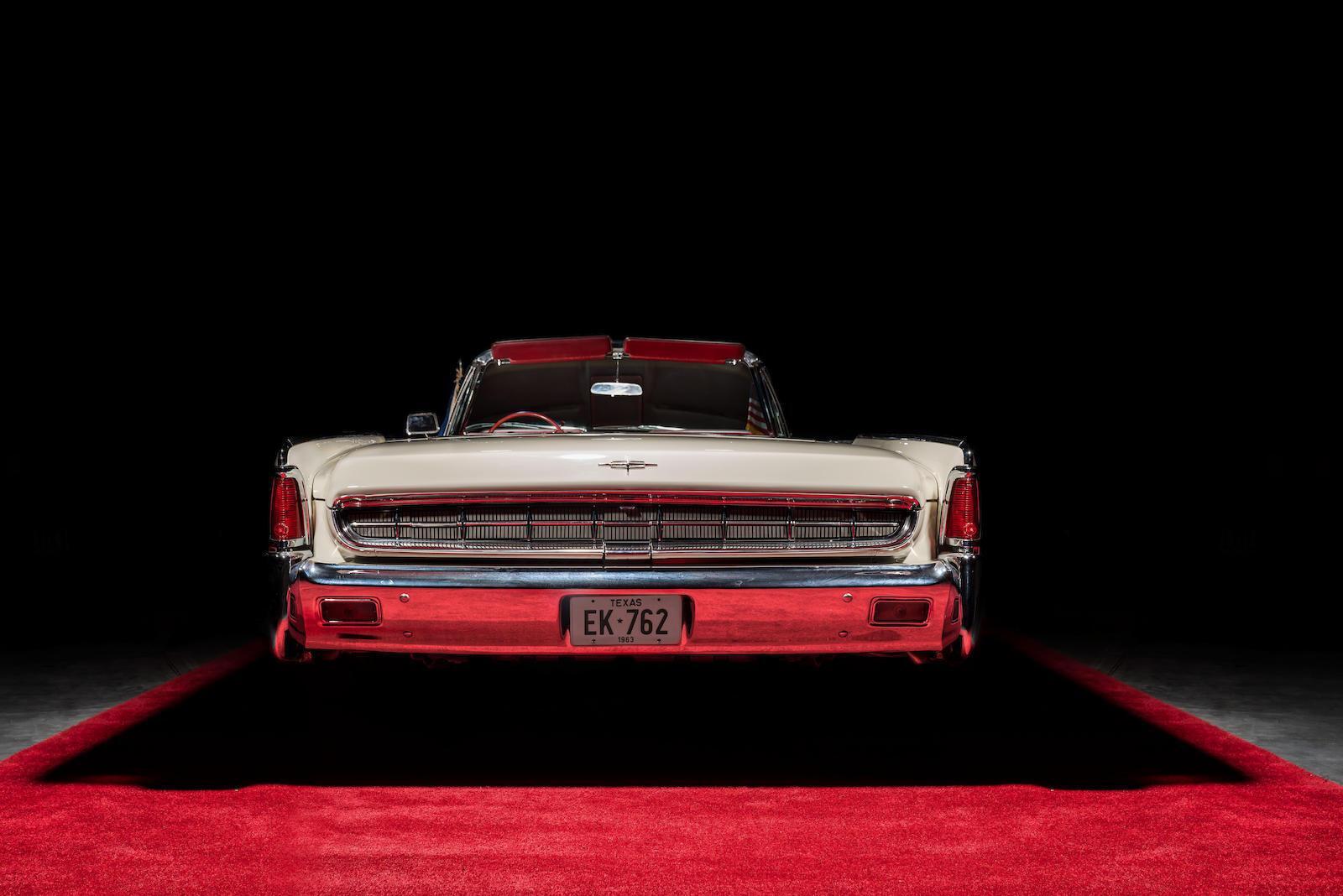 1963 Lincoln Continental Convertible. Фото: