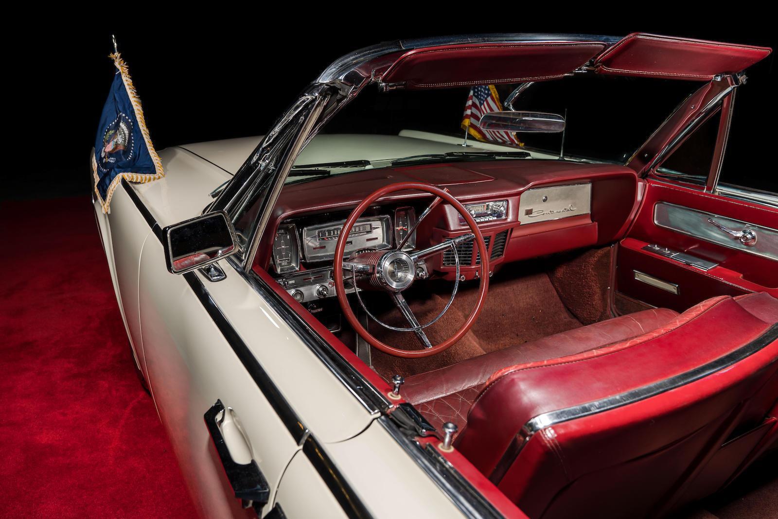 1963 Lincoln Continental Convertible. Фото: