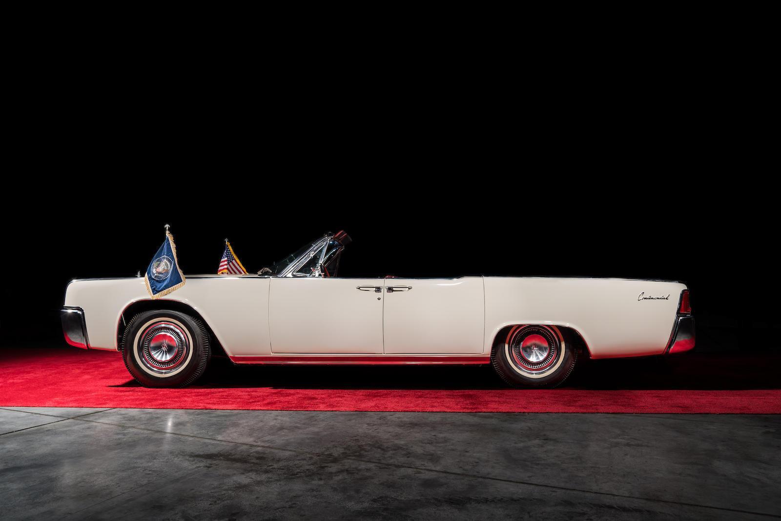 1963 Lincoln Continental Convertible. Фото: