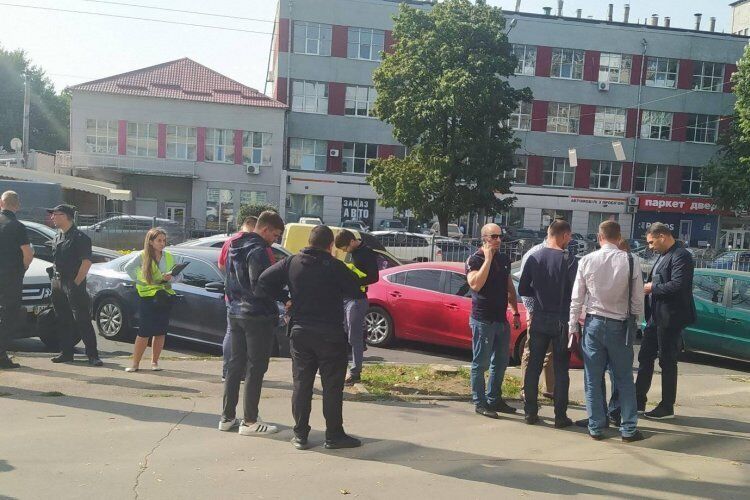 Місце стрільби і пограбування в Харкові