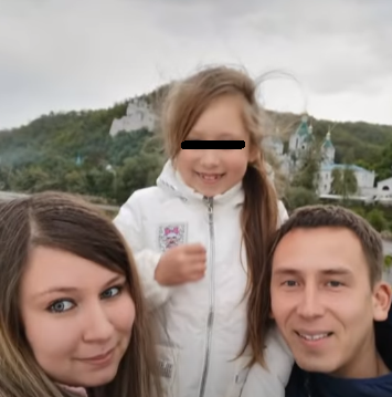 Остапенко с дочкой и женой