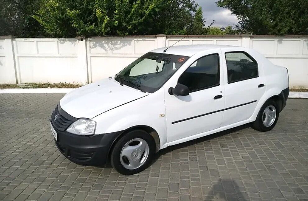 Renault Logan за $3000.