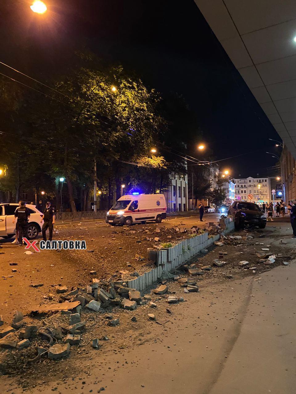 Предварительно, в аварии в центре Харькова никто не пострадал