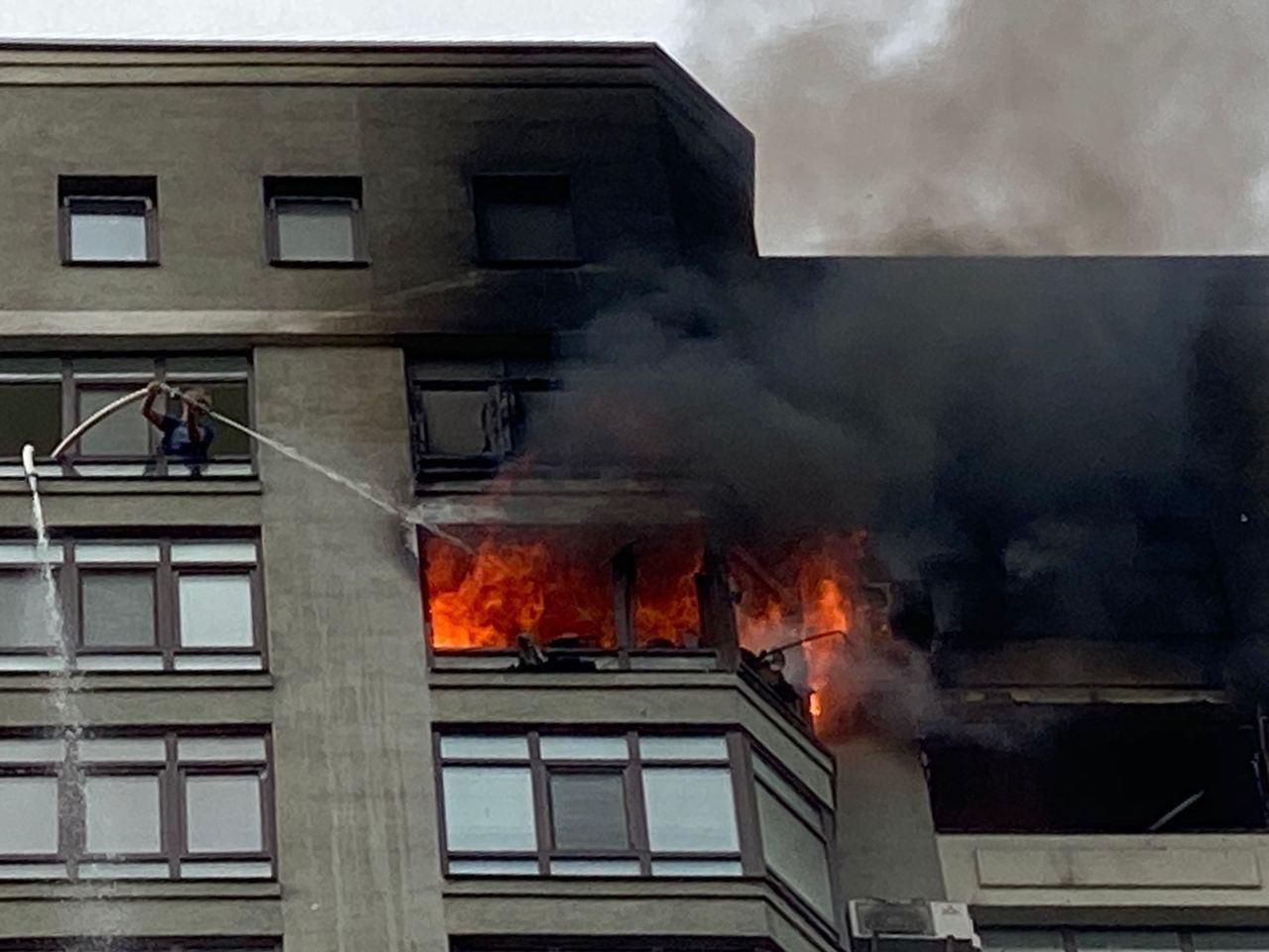 Пожарные спасли владельца квартиры.