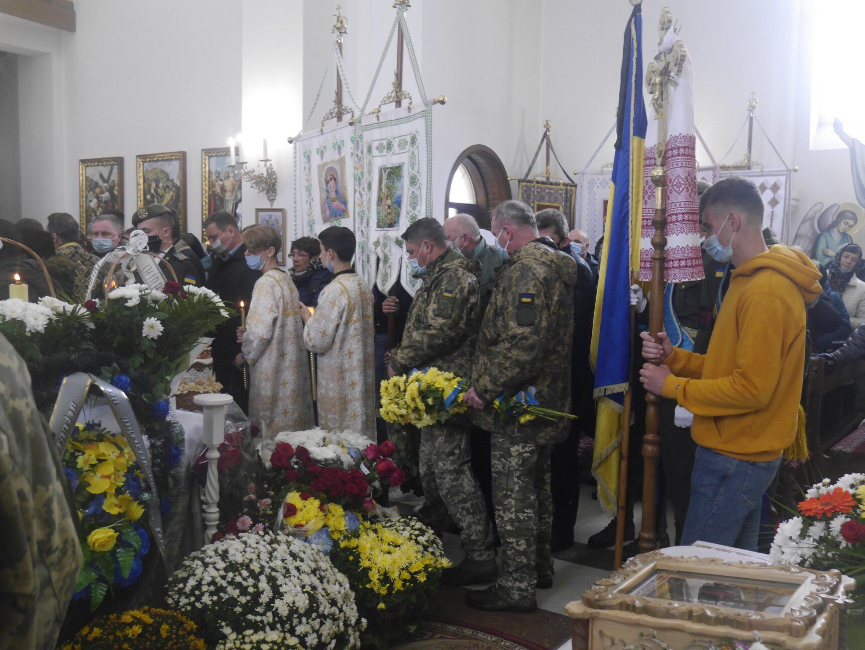 На Львівщині попрощалися з Віталієм Вільховим.