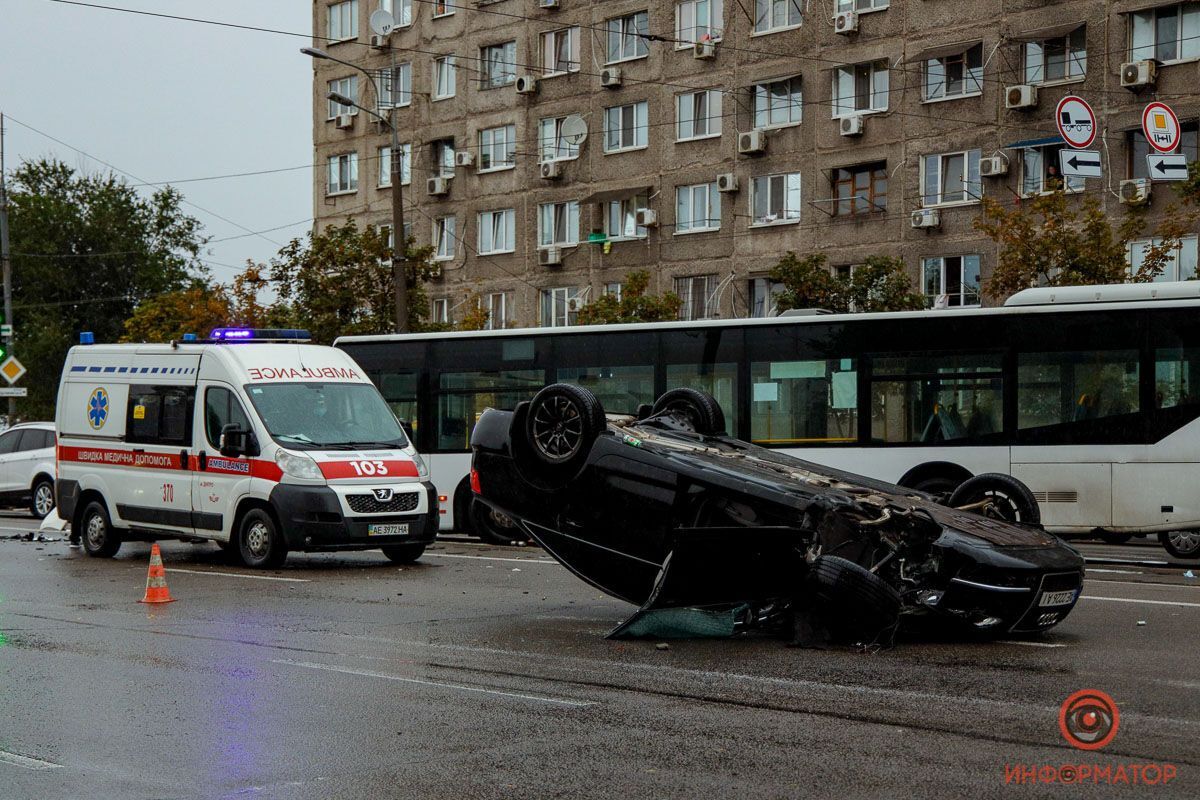 В Днепре столкнулись Audi и Honda.