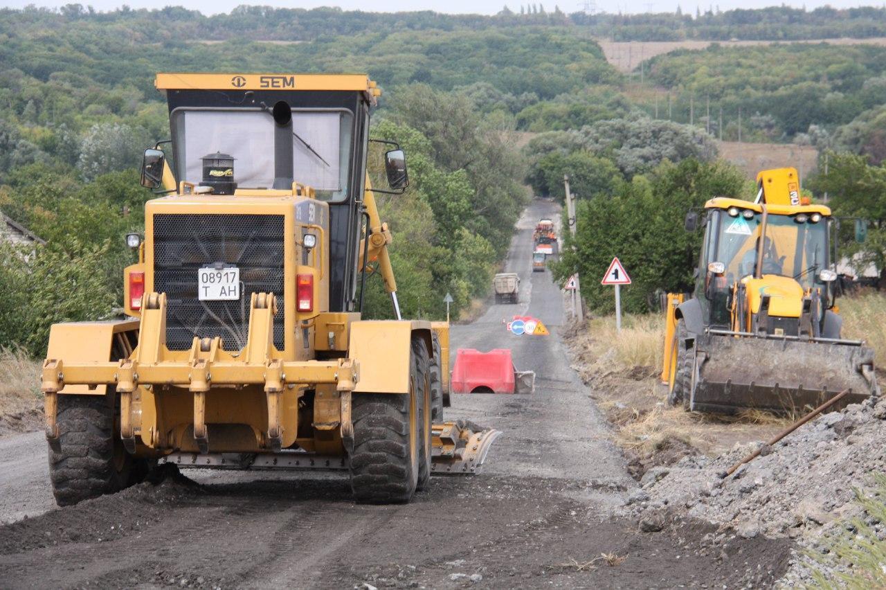 "Укравтодор" отремонтирует 183 км дорог на Луганщине