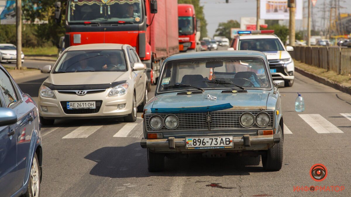 В Днепре на Донецком шоссе автомобиль ВАЗ сбил пешехода.