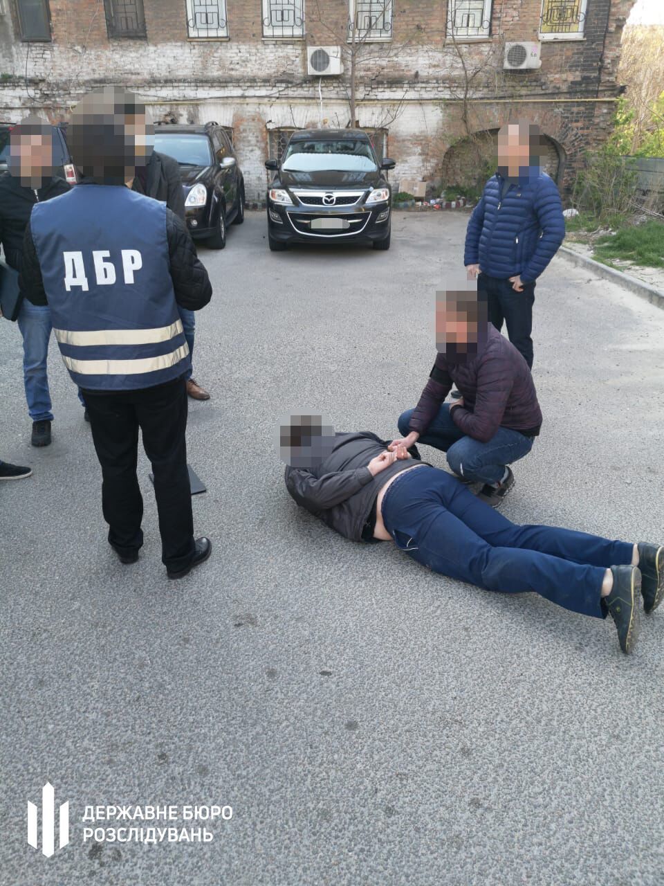 Експрокурора Дніпропетровщини затримали на великому хабарі. Фото пресслужби ГБР