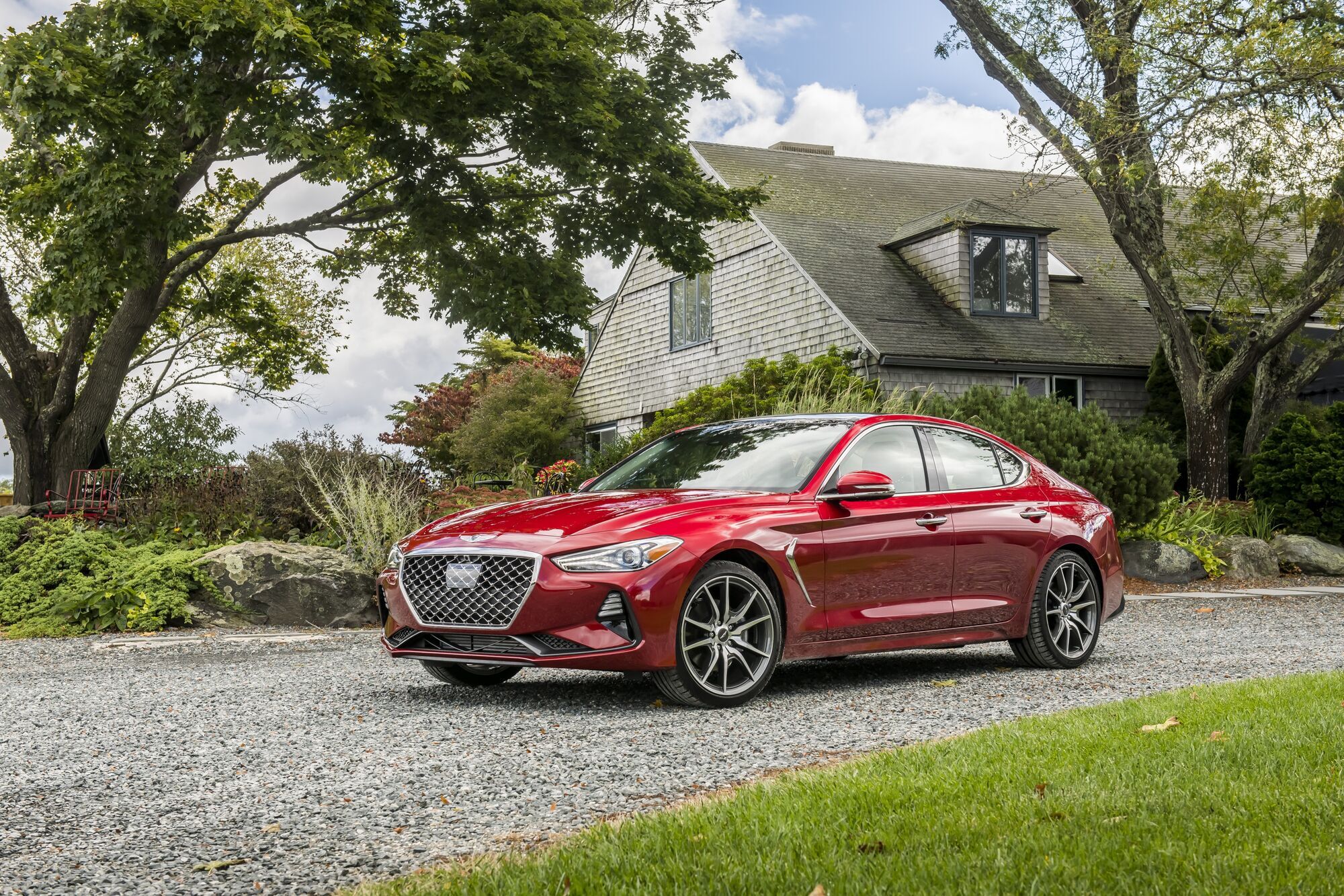 Genesis G70 вперше представили в 2017 році. Фото: