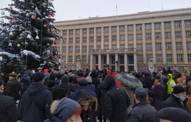 До людей вийшов голова ОДА Анатолій Полосков