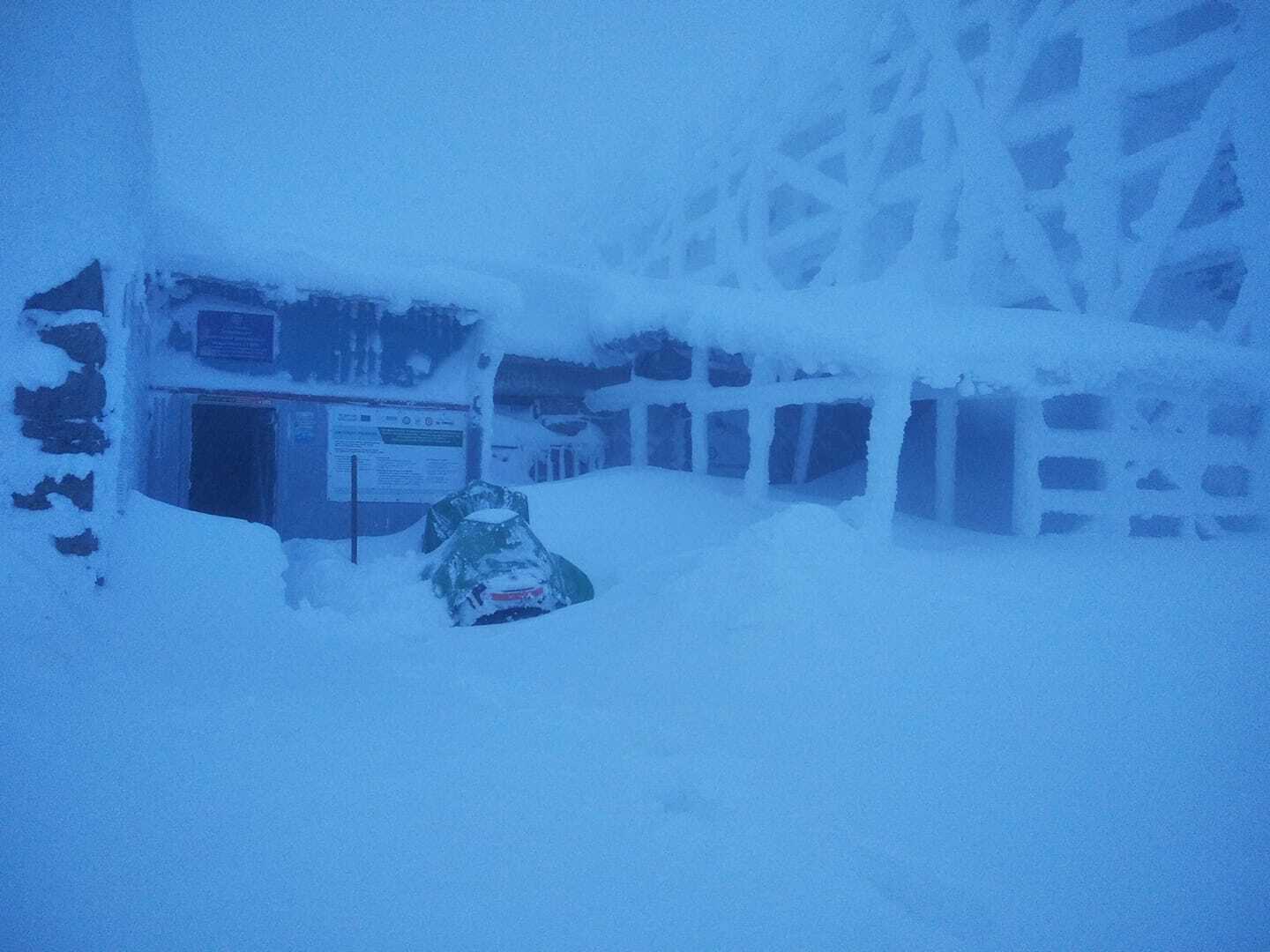 В Карпатах началась метель.