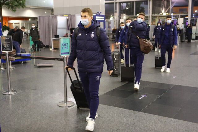 Футболисты "Динамо" в аэропорту