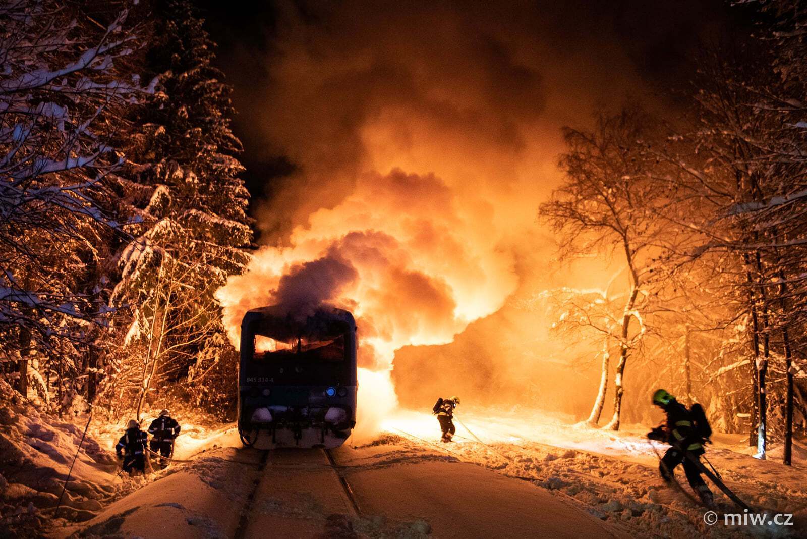 Огромное зарево от пожара