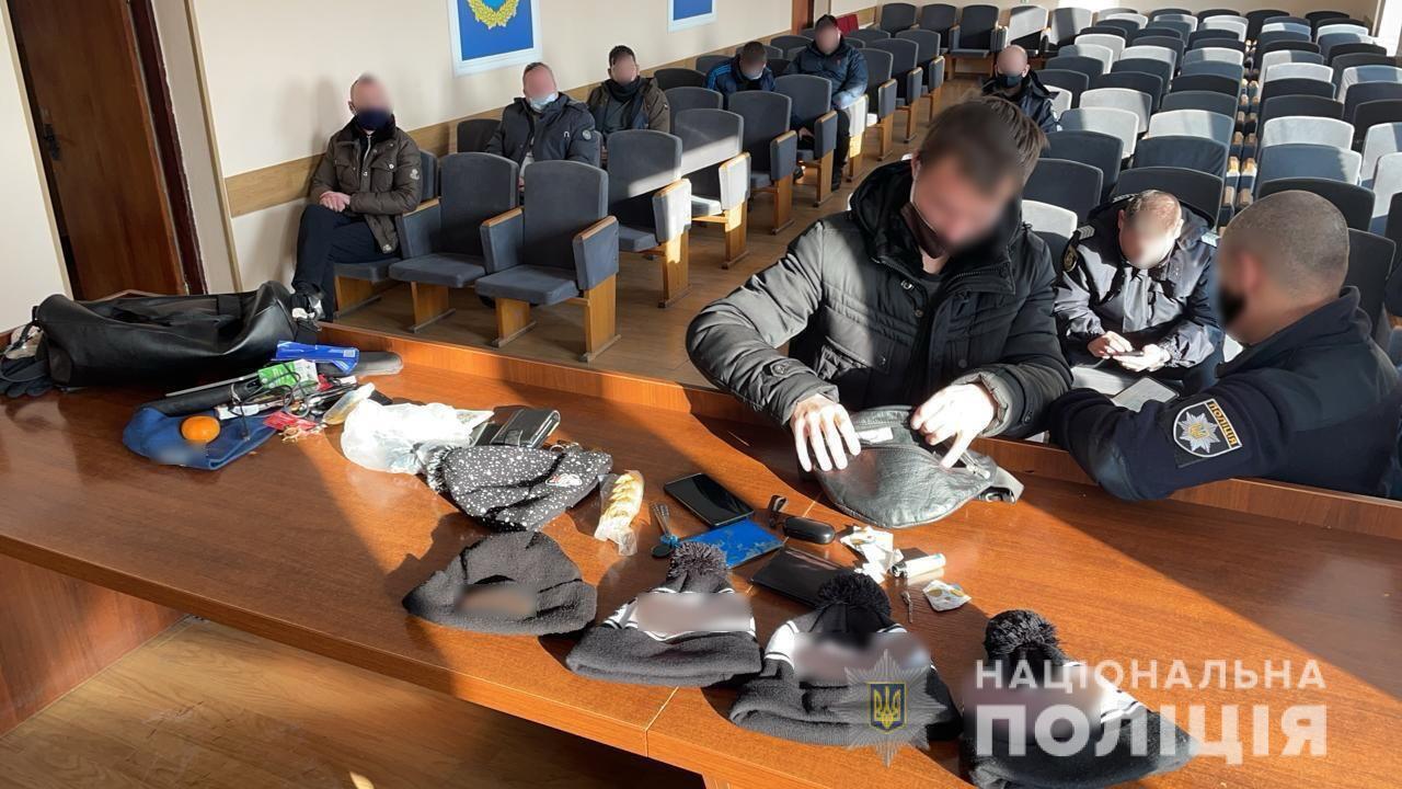 В Броварах задержали киевлян, которые приехали участвовать в "каруселях"
