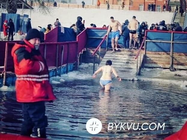 Крещенские купания в Киеве.
