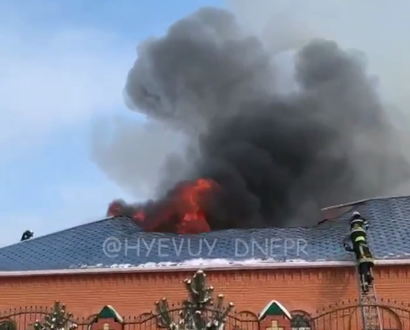 В Новоалександровке загорелась церковь