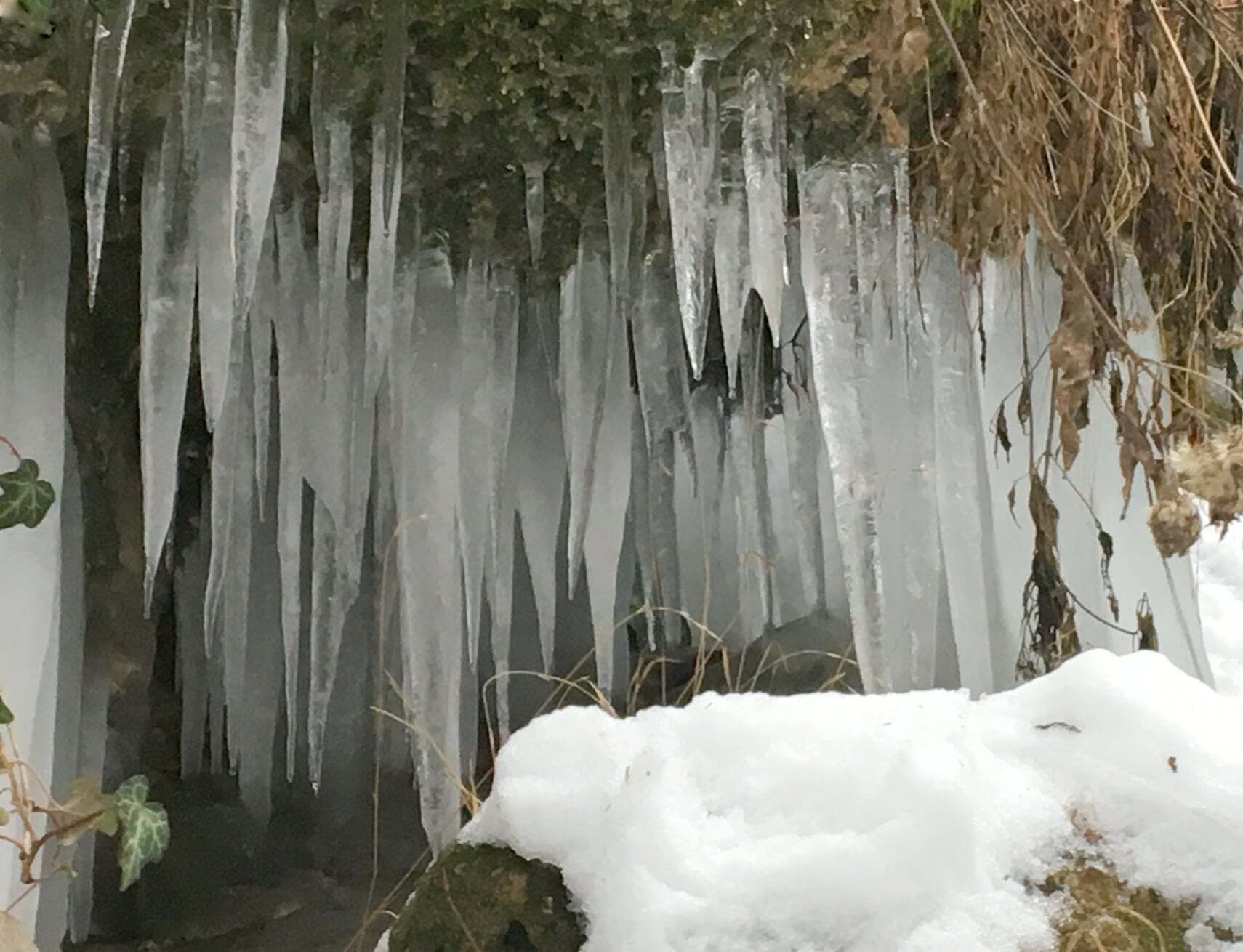 Через посуху в Криму майже зник водоспад.