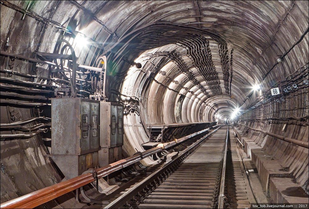 В тоннеле создано несколько технических узлов
