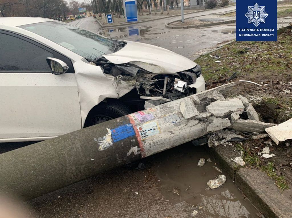 Toyota знесла стовп у Миколаєві