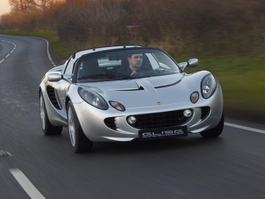 Lotus Elise послугував основою для Tesla Roadster
