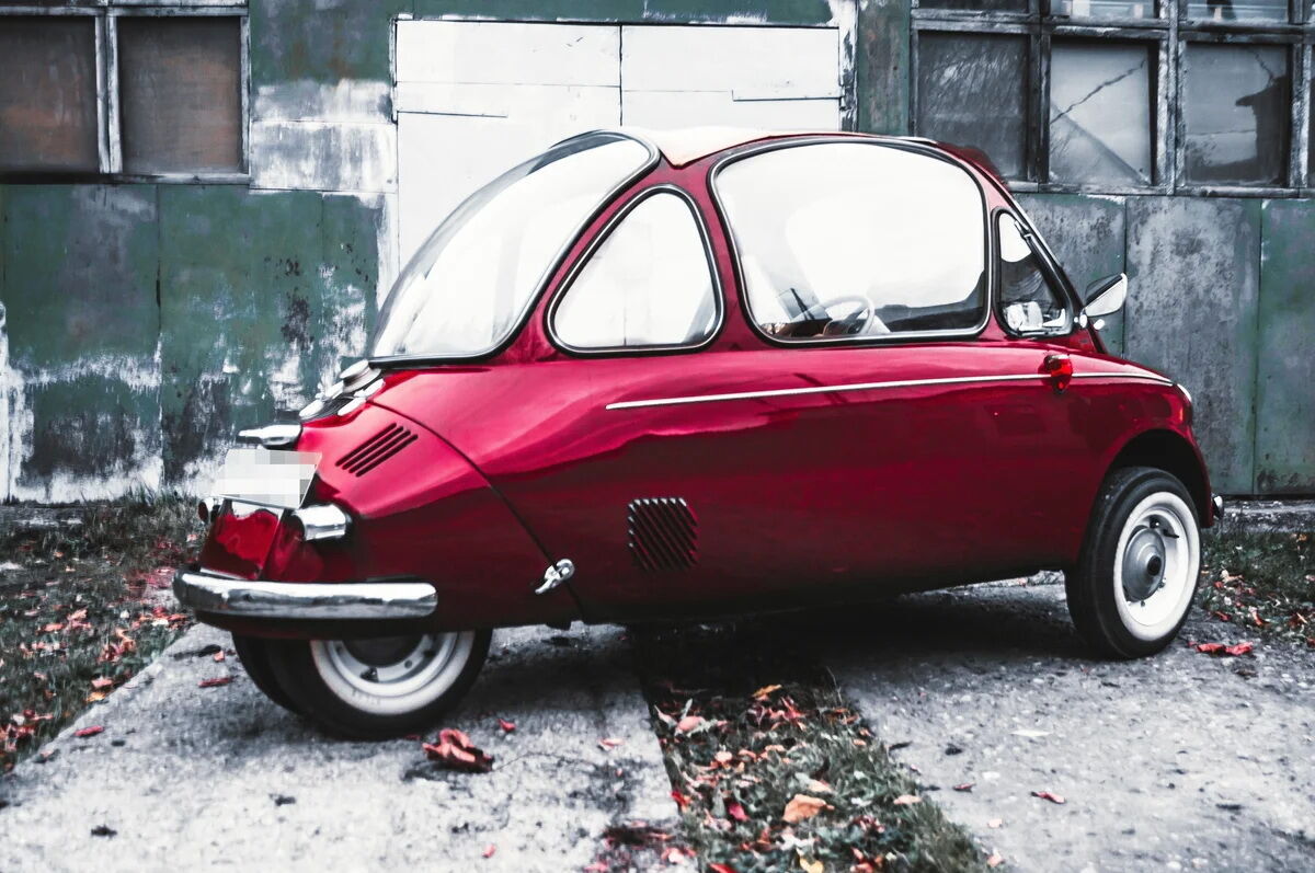 Редкий немецкий bubble-car был изготовлен в 1958 году авиастроительной компанией Heinkel Flugzeugwerke