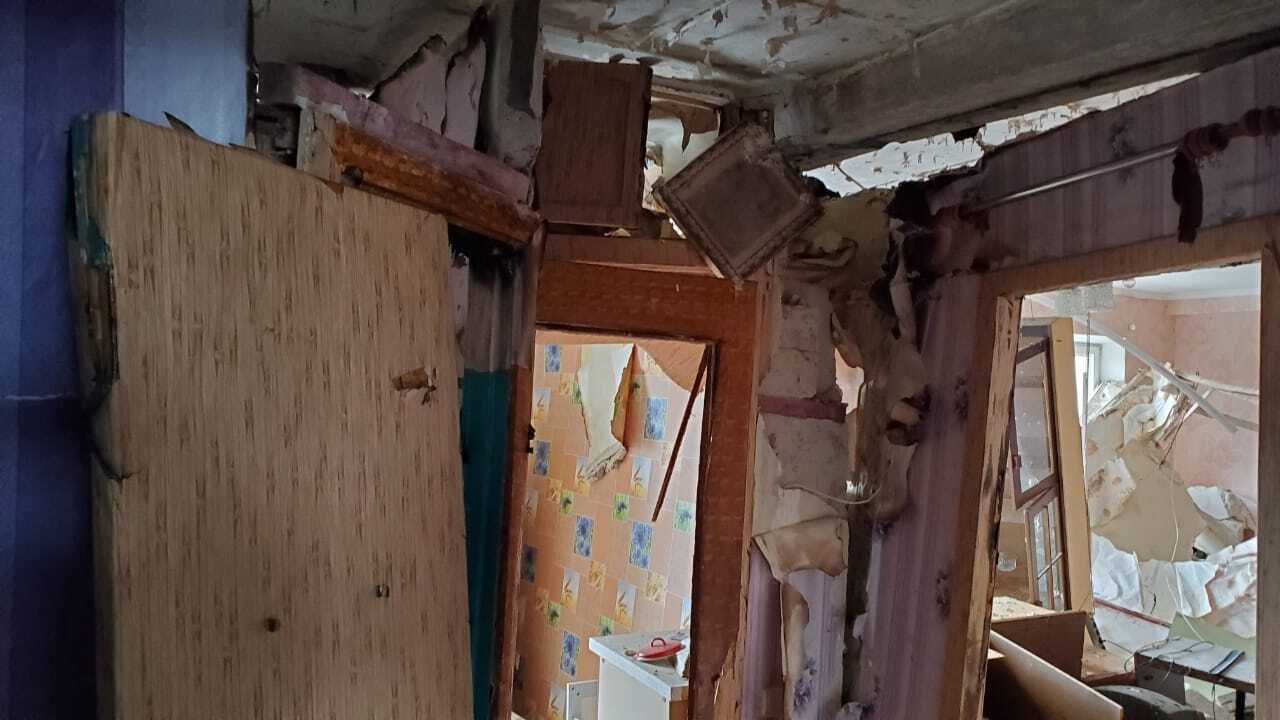 Под Днепром произошел взрыв в доме, пострадал подросток. Фото и видео
