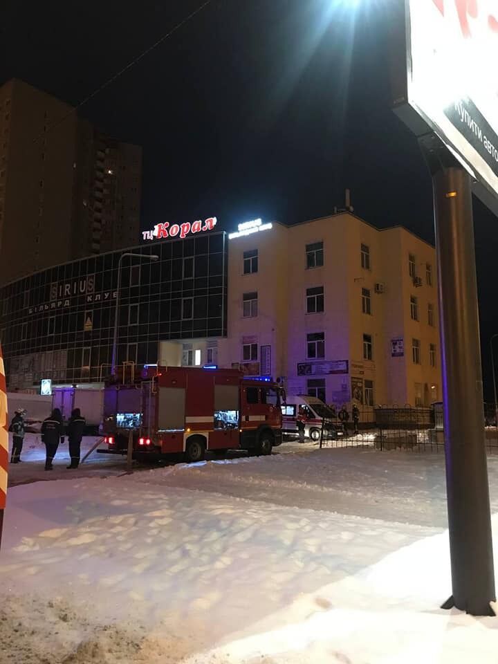 Внаслідок пожежі в київському ТЦ "Корал" загинув чоловік