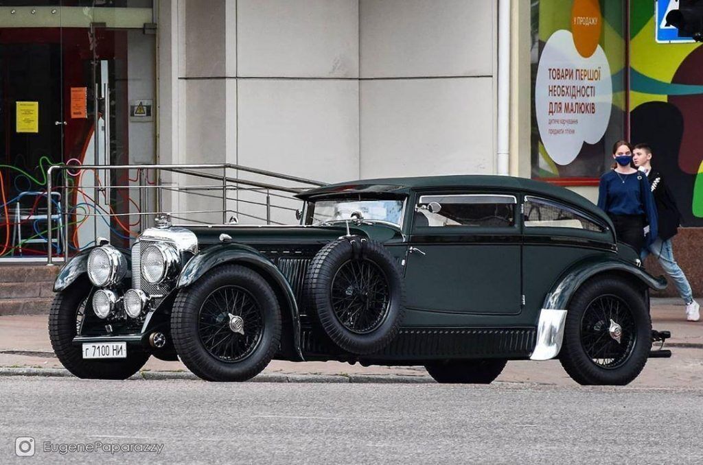 Майстерно виконана копія Bentley Speed Six.