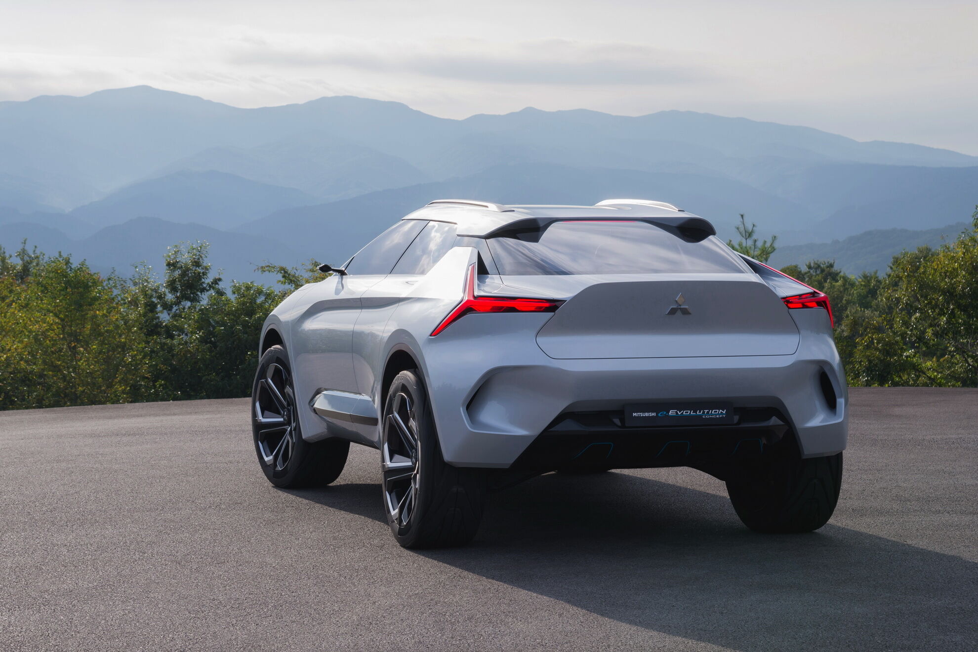 e-Evolution Concept послужит прообразом для создания нового электрического кроссовера Mitsubishi