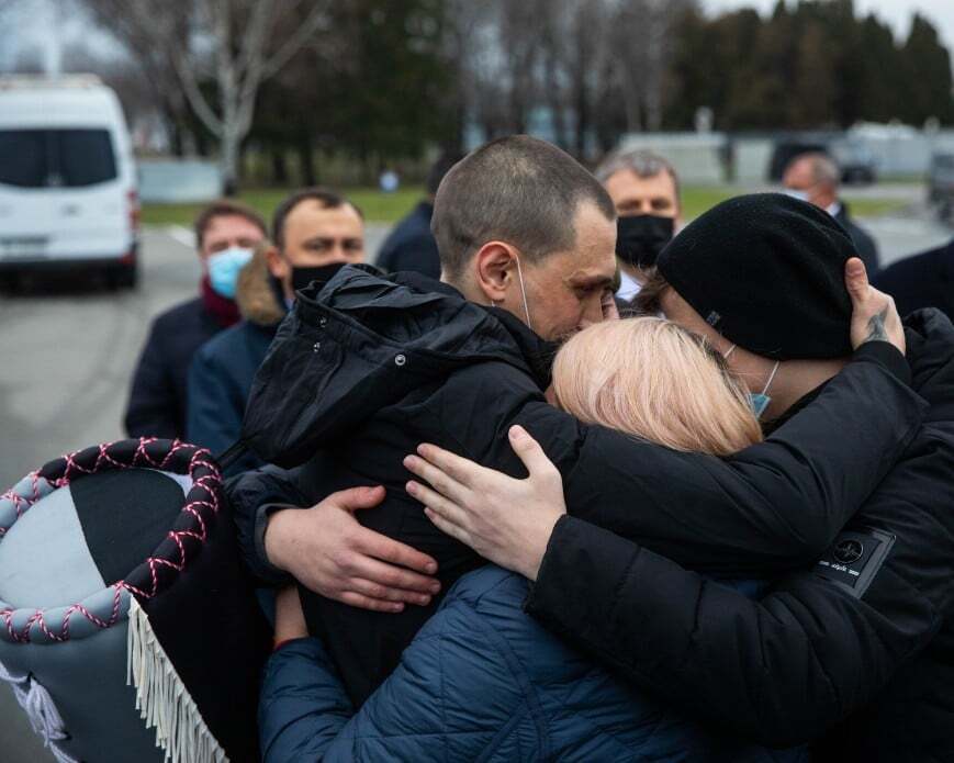 В Украину из ливийской тюрьмы вернулись моряки. Фото