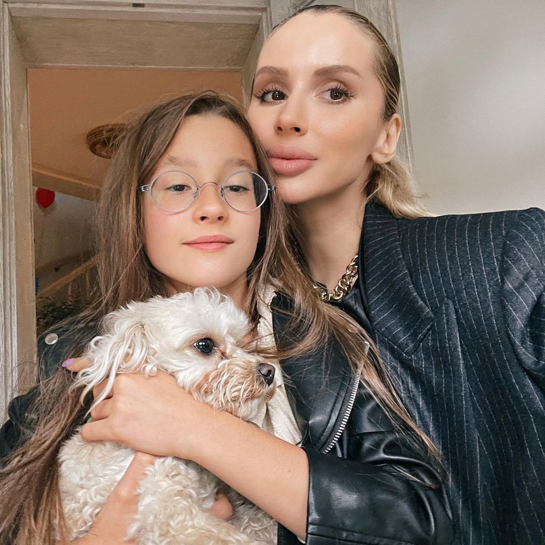 Светлана Лобода с дочкой.