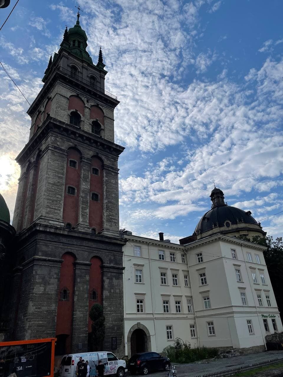 Львовские соборы и церкви является визитной карточкой региона.