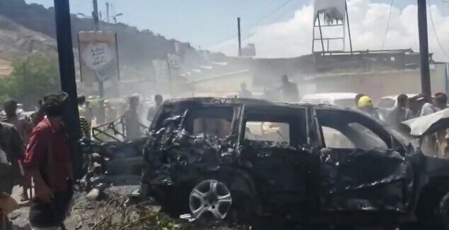 В Йемене устроили взрыв на пути правительственного кортежа: есть погибшие
