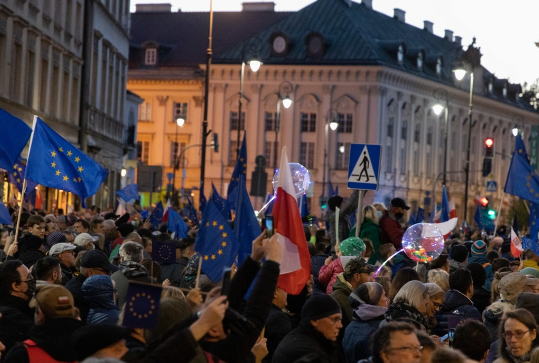 Протестували близько 100 тисяч чоловік.