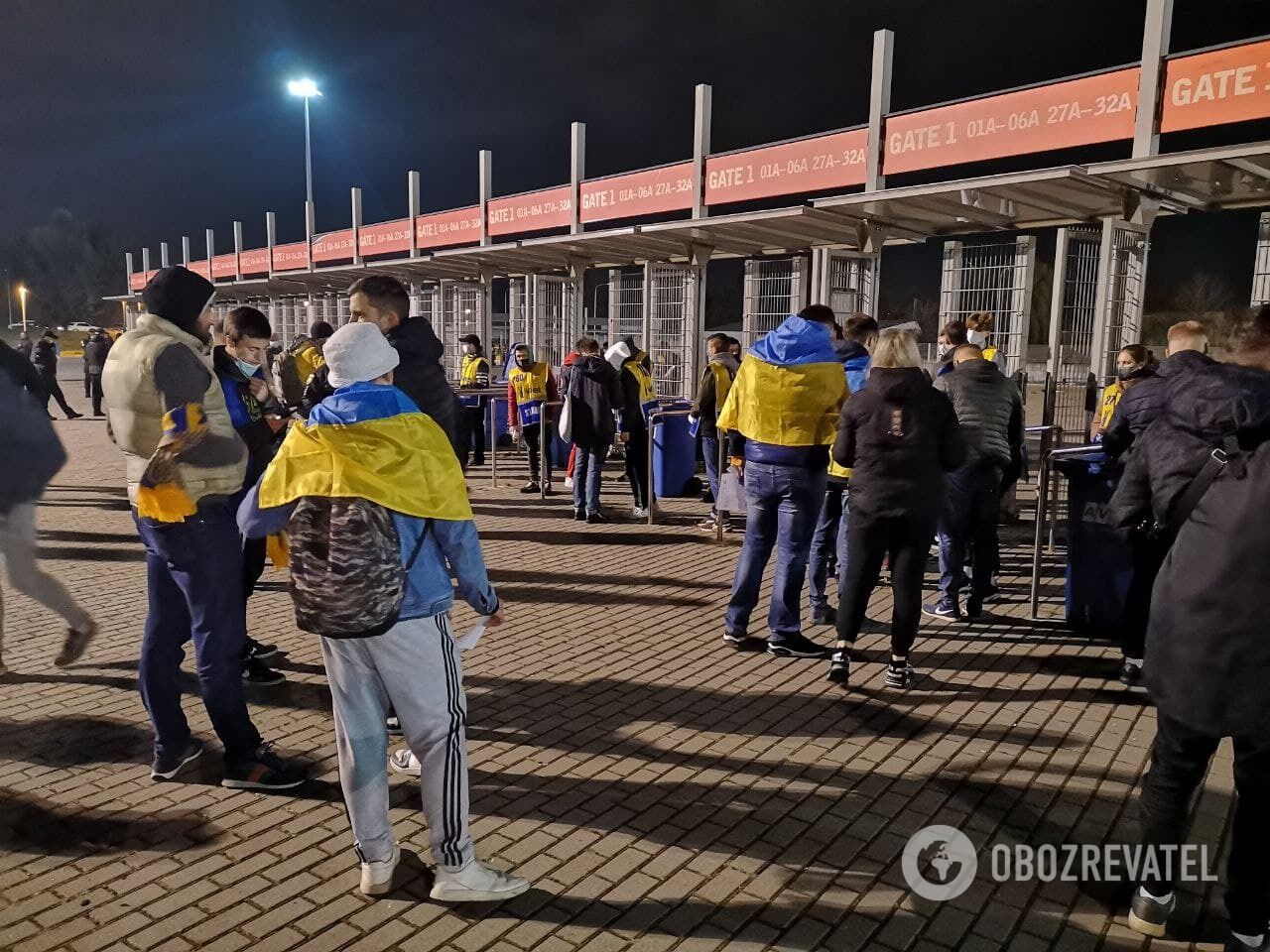 Фанати збірної України перед матчем.