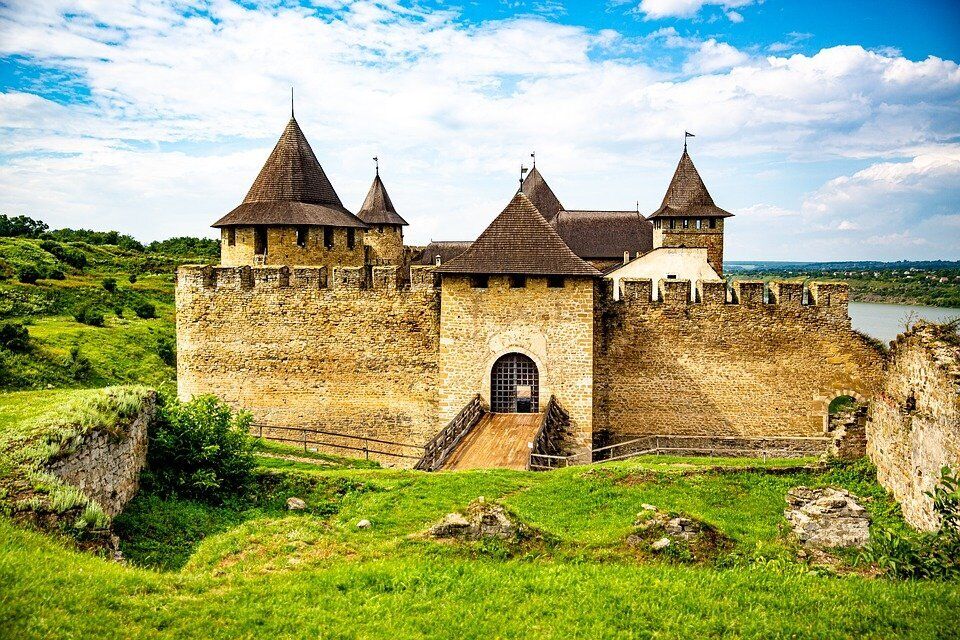 Одно из семи чудес Украины – Хотинская крепость.