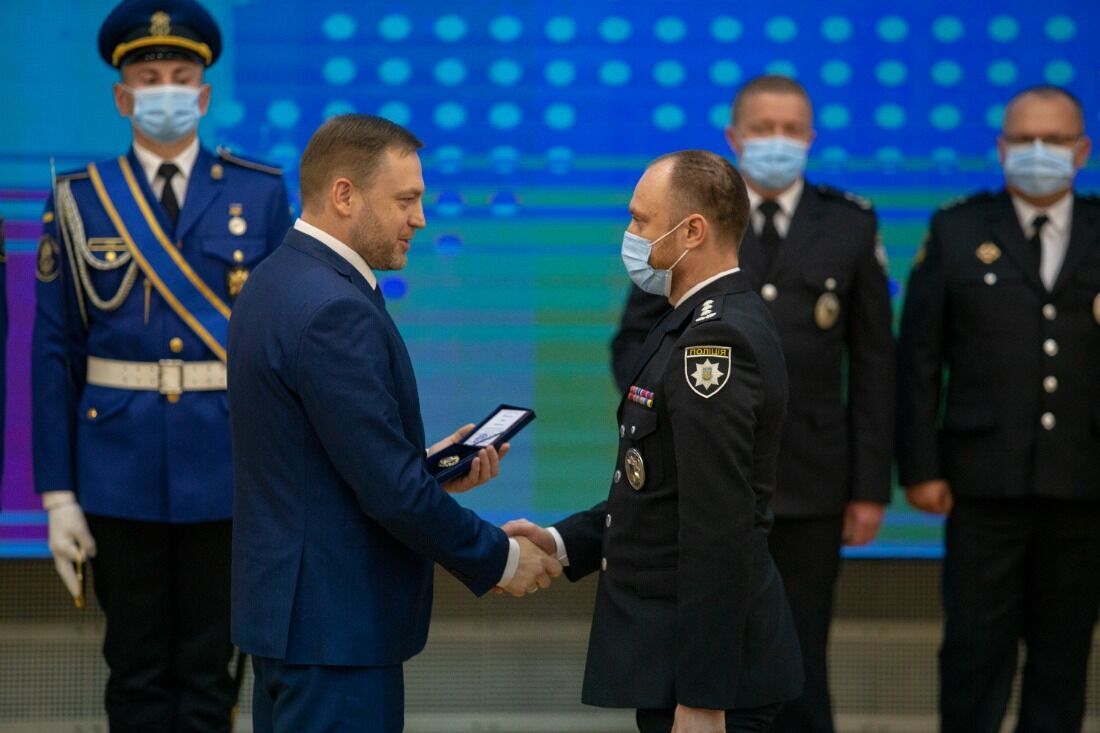 Военные получили награды в преддверии праздника