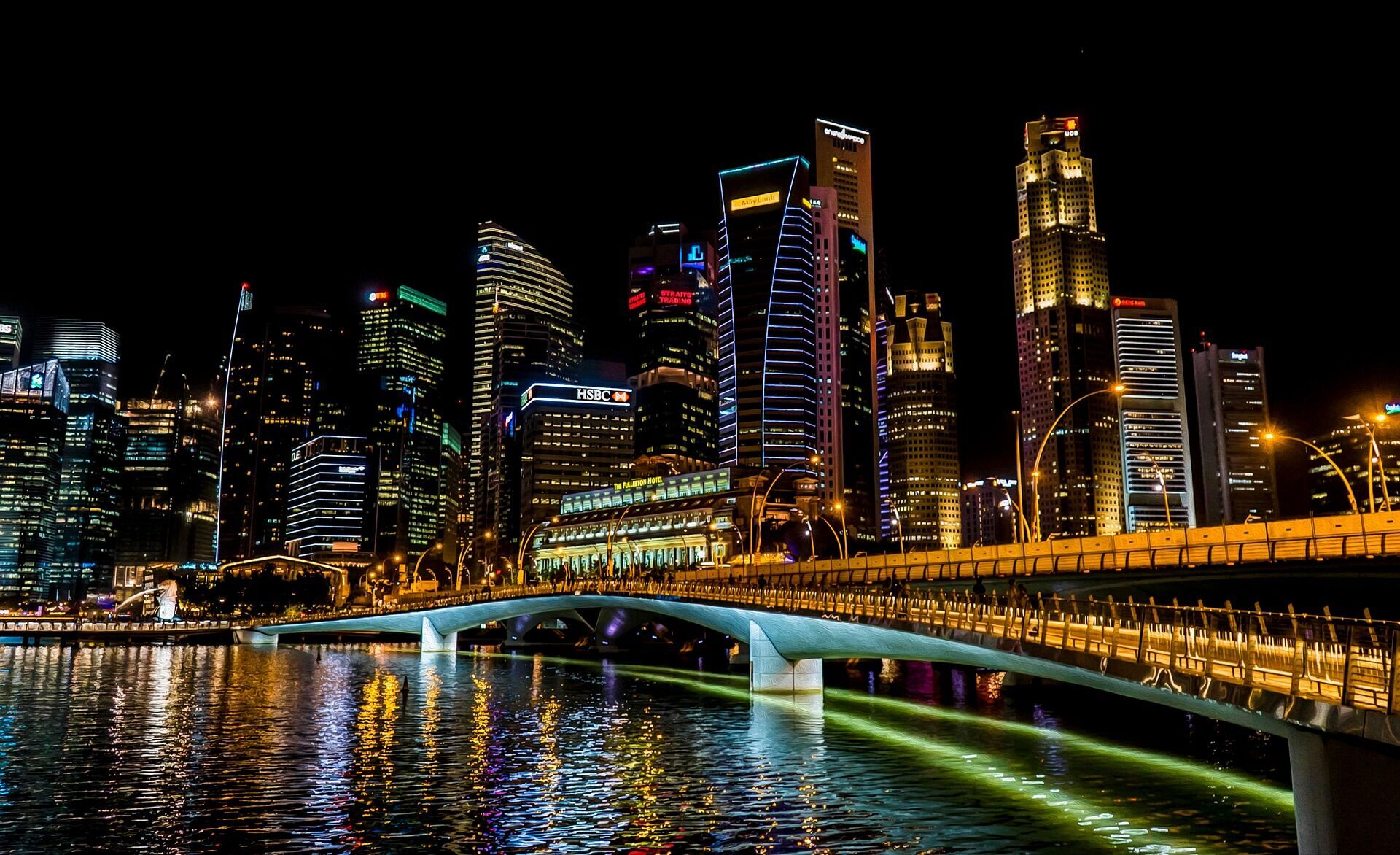 Сингапур быстро внедряет новейшие технологии.