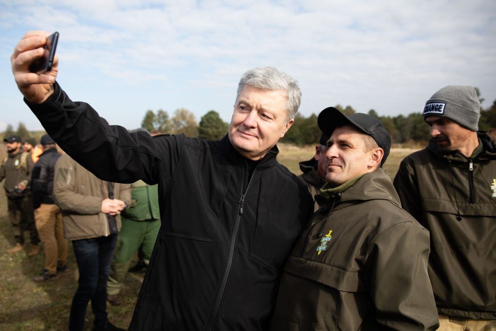 Порошенко принял участие в тактических сборах ветеранов и предупредил власти о "красных линиях". Фото