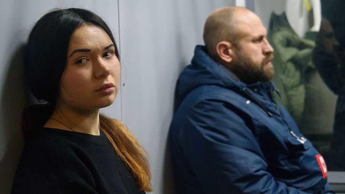 Зайцева и Дронов в зале суда.