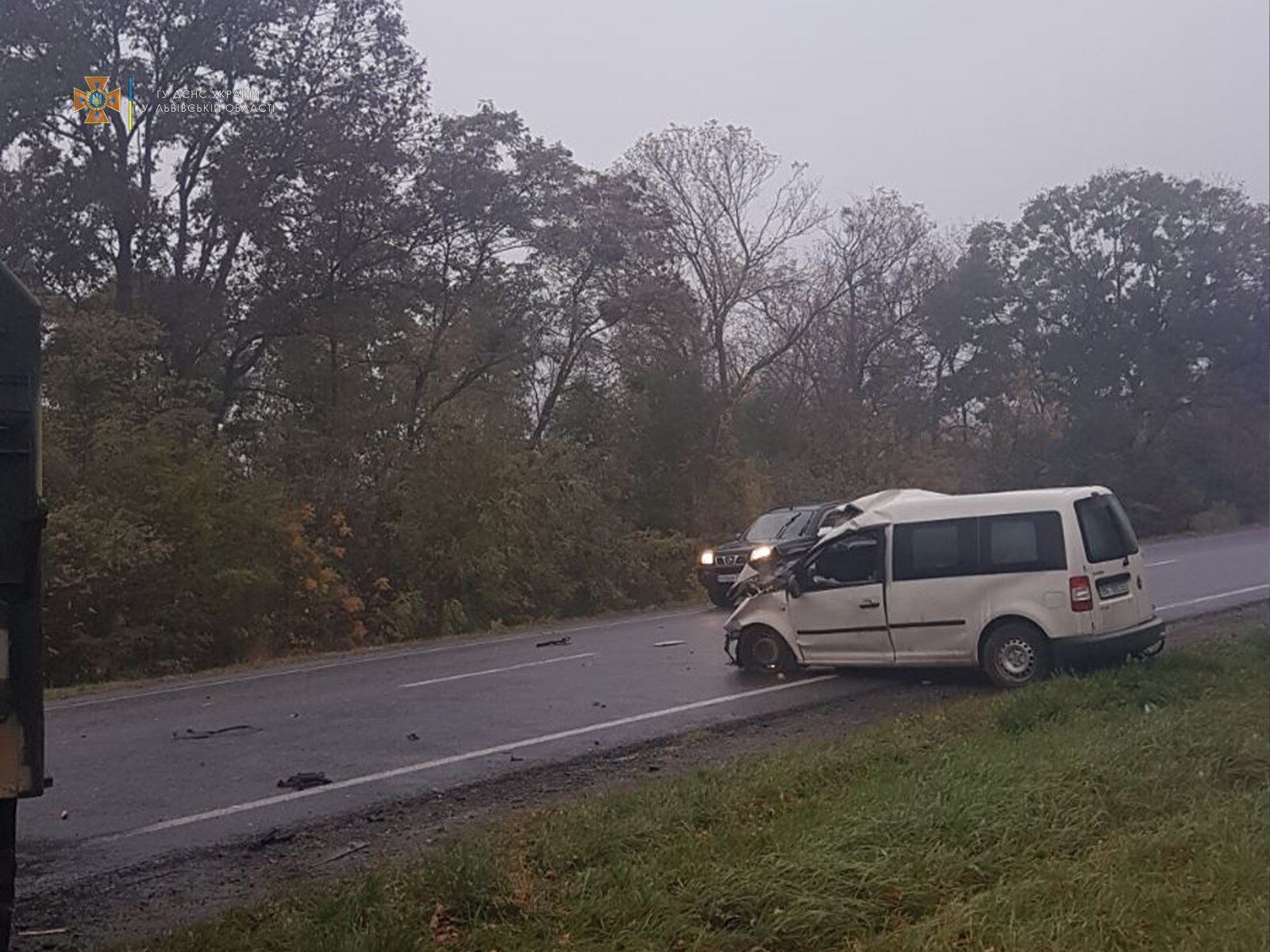 У ДТП загинули водій і пасажир фургона