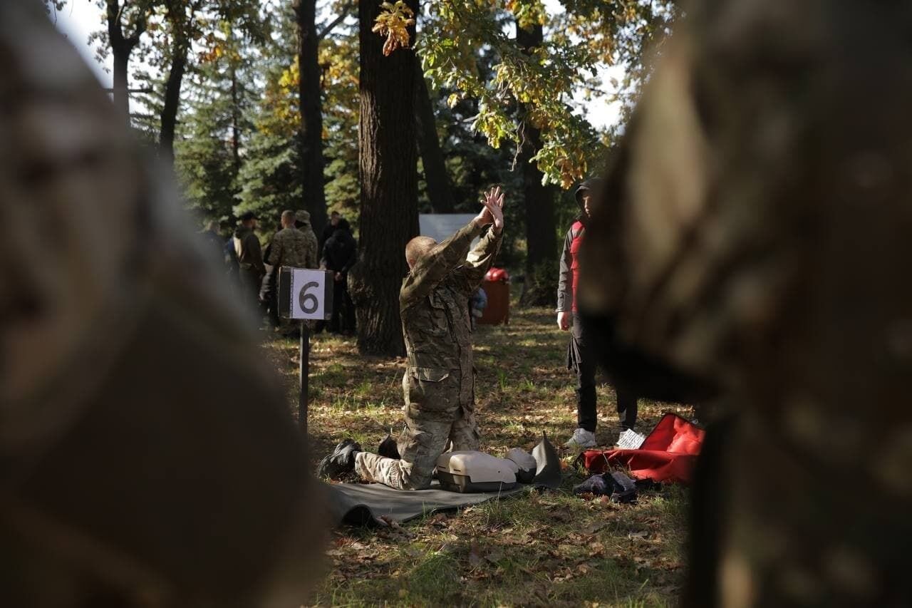 Участники изучали основы тактики, огневой подготовки и ножевого боя