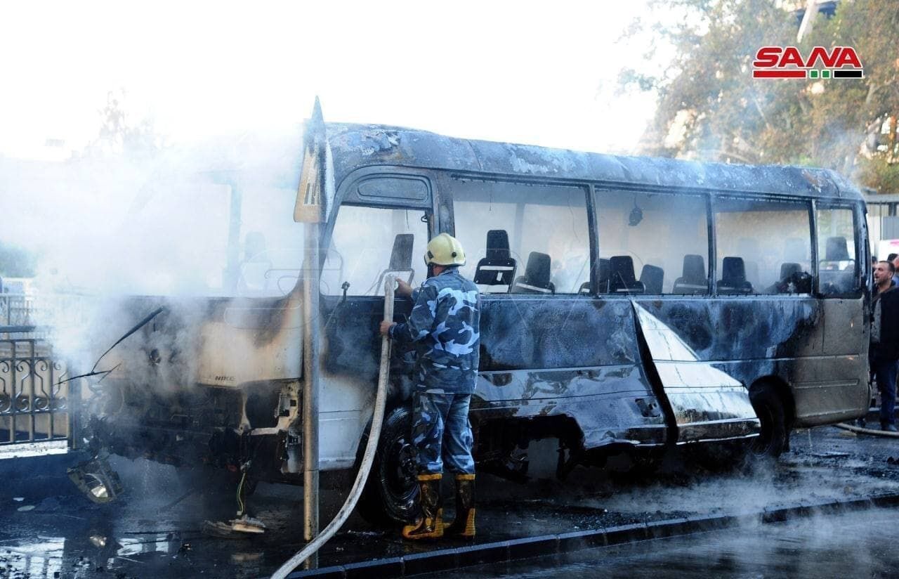Автобус сгорел дотла