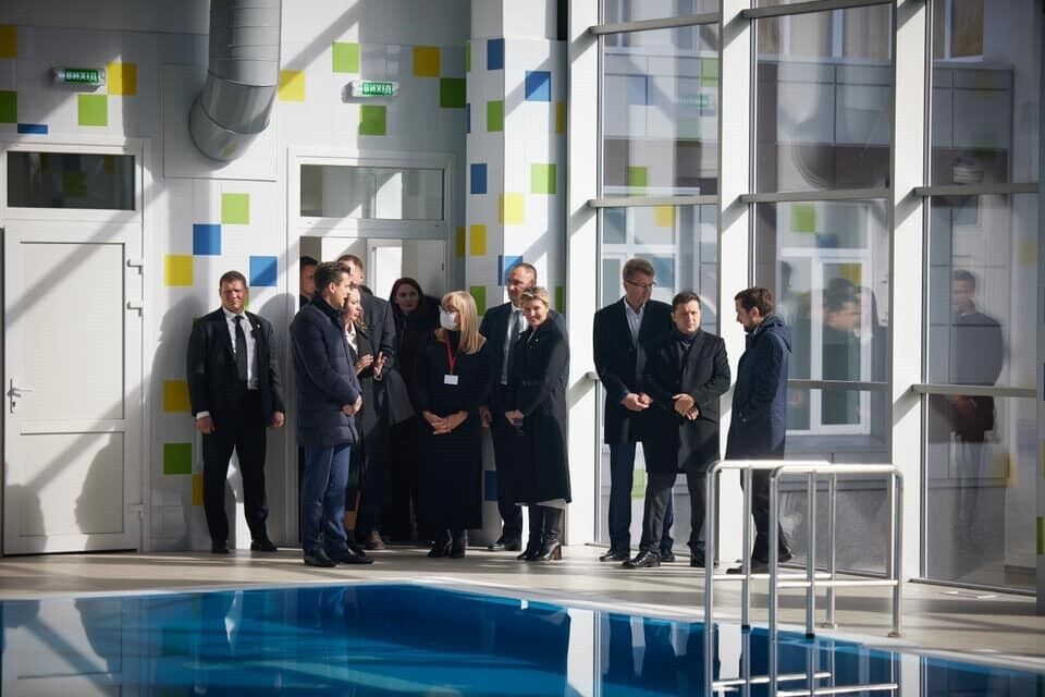 Президент України та Перша Леді відвідали добудований басейн у Золотоноші