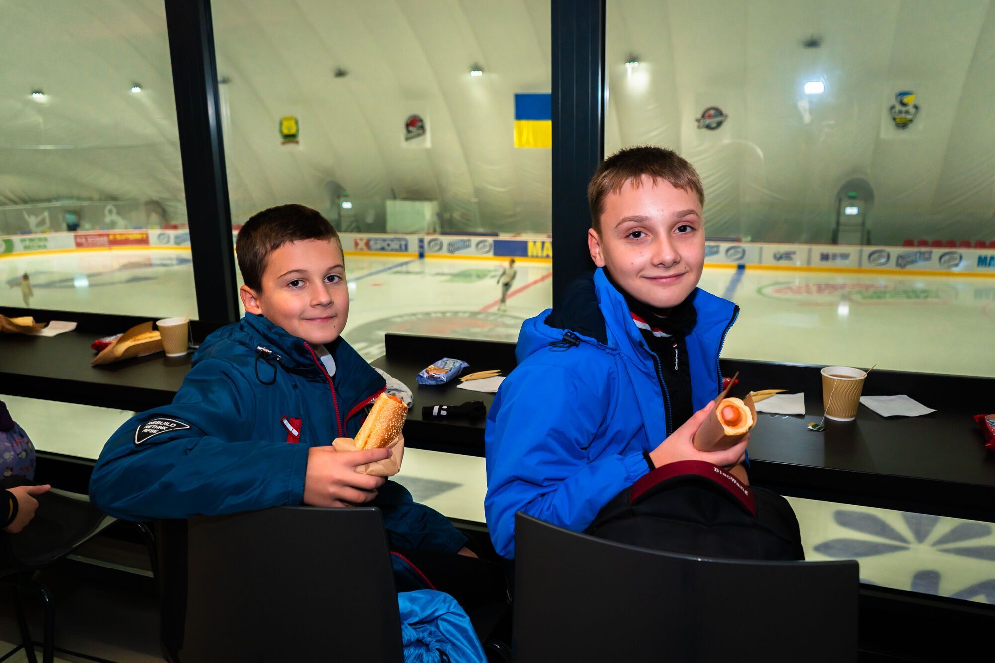 На сегодня в детской школе по хоккею и фигурному катанию занимаются 600 мальчиков и девочек