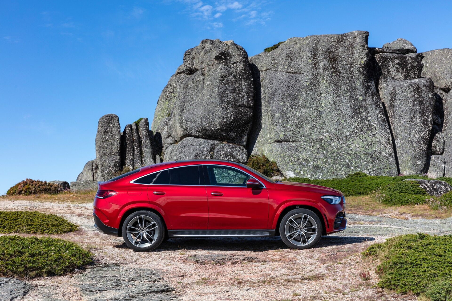 Обновлению подвергли дизельный GLE 300d и его купеобразную версию