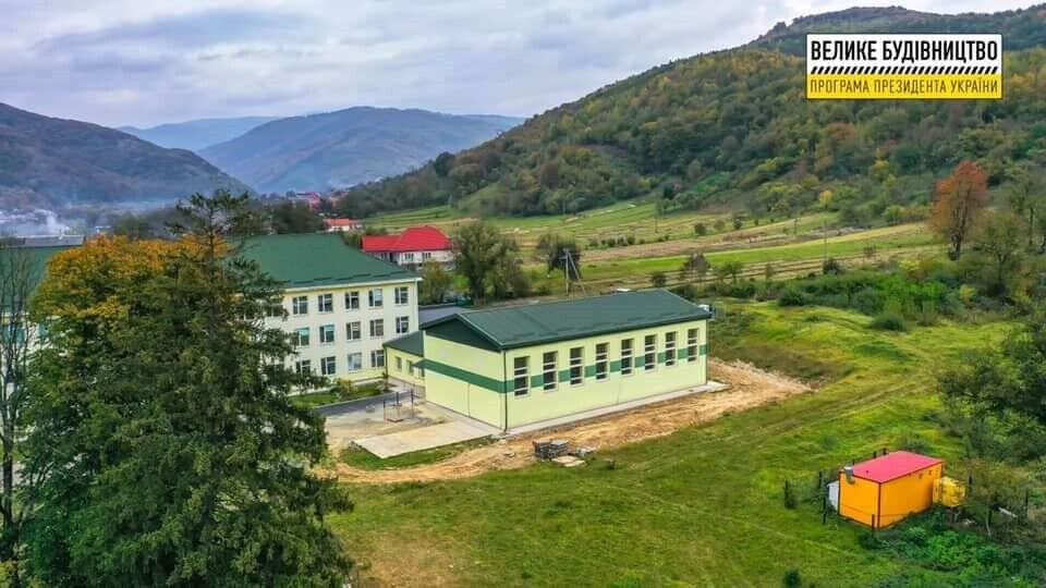 Школа в селе Нелипино Мукачевского района Закарпатской области