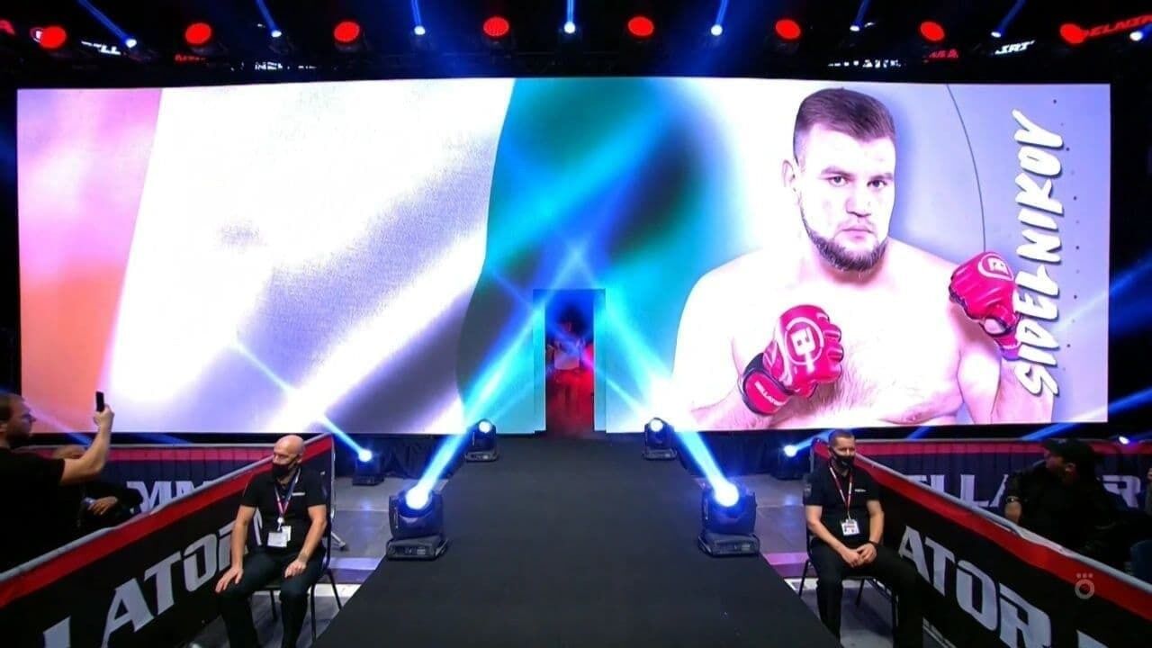 На Bellator 269 осоромилися з прапором Росії перед боєм Ємельяненка